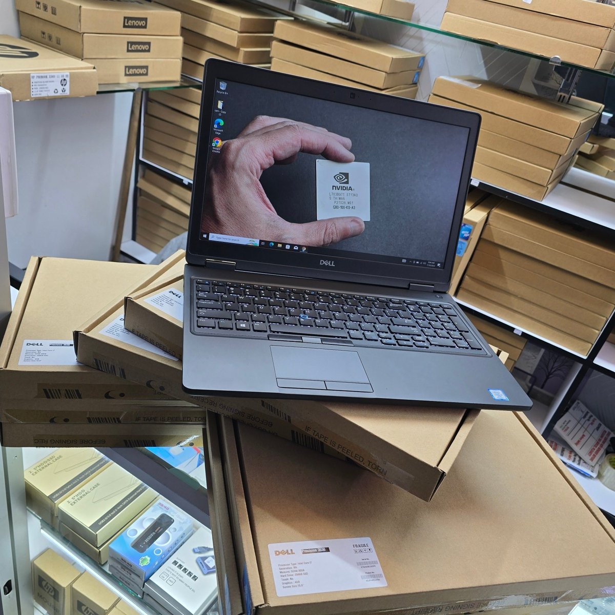 KilanTech's tweet image. Dell Precision 3530  Gaming pc
Intel  core i7-8750H ~ 2.2GHz - 6 cores  
32gbram/256gb ssd 
-Intel uhd  graphics 630
-Nvidia Quadro Graphics 4GB dedicated &amp;amp; 12Cpu's
 price kes 58500
0727 179931 

#Housinglevy #ecitizen #Kasmuel #March2Paliament 
#pasaris #OccupyAirport #Leak