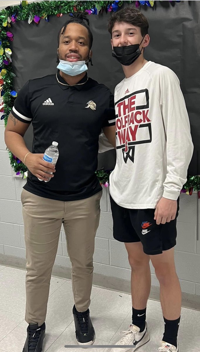 Derek Longe tweet media