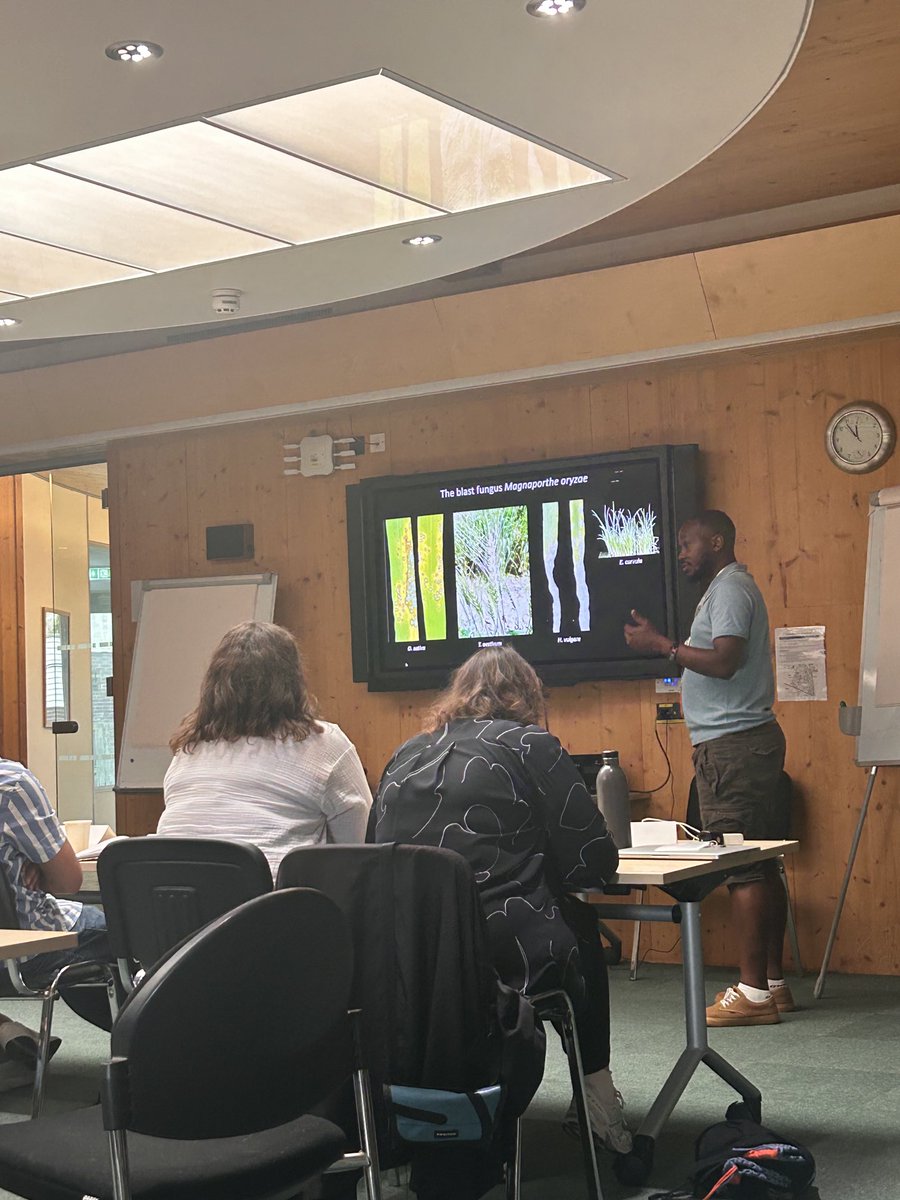 Lauren Ryder (@ryder_lauren1) on Twitter photo Summer school <a href="/TheSainsburyLab/">The Sainsbury Laboratory</a> <a href="/vinniman/">Were Vincent</a> <a href="/talbotlabTSL/">Nick Talbot</a> kicking off the first part of our practical- introducing how we can transform and image our fungus the rice blast fungus Magnaporthe oryzae Summer school <a href="/TheSainsburyLab/">The Sainsbury Laboratory</a> <a href="/vinniman/">Were Vincent</a> <a href="/talbotlabTSL/">Nick Talbot</a> kicking off the first part of our practical- introducing how we can transform and image our fungus the rice blast fungus Magnaporthe oryzae