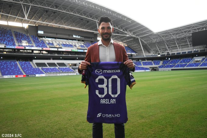 GTFig4lagAE9EKm?format=jpg&name=small