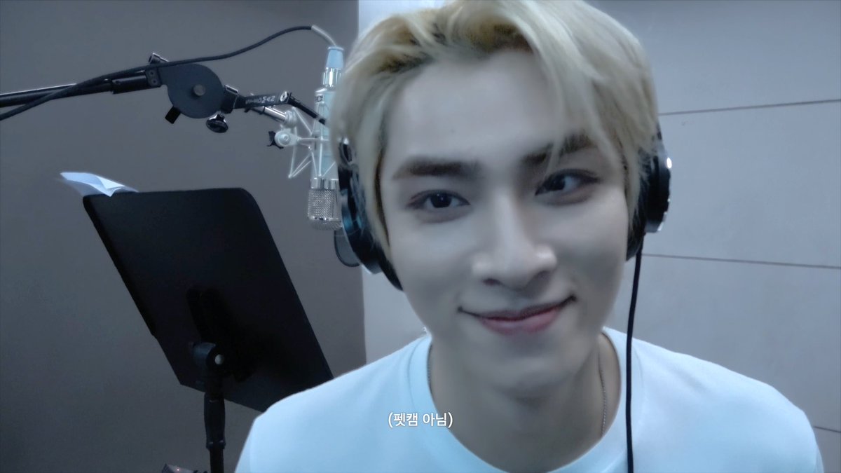 NCT_OFFICIAL_JP's tweet photo. XIAOJUN ‘最佳损友’ (To My Friend) Recording Behind the Scenes
https://t.co/8aXfdCympr
#XIAOJUN #肖俊 #샤오쥔
#最佳损友 #ToMyFriend
#POWEROFMUSIC #势出有音
#NCT #WayV #威神V https://t.co/hx6pl8VeeT