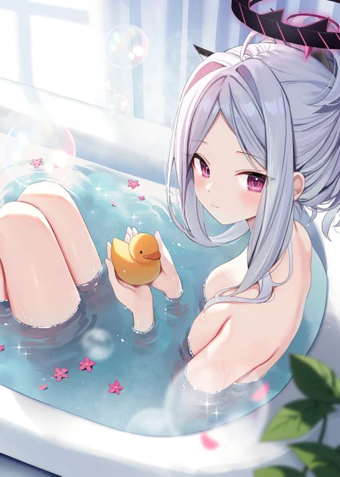 夏コミ新刊「ひなこれくしょん」の予約がメロンブックスさんで開始されました! 今回はヒナを詰め込んだイラスト本です!よろしくお願いします 
