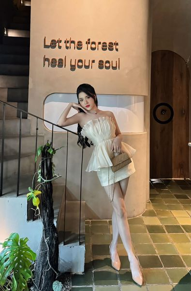 BerryEasoni's tweet photo. 𝐋𝐚̃𝐧𝐠 𝐦𝐚̣𝐧 𝐤𝐡𝐨̂𝐧𝐠 𝐜𝐡𝐢̉ 𝐥𝐚̀ 𝐡𝐨𝐚
𝐋𝐚̃𝐧𝐠 𝐦𝐚̣𝐧 𝐥𝐚̀ 𝐞𝐦 📷📷 https://t.co/S9nMDoSwXP