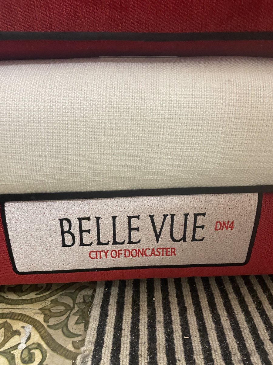 LewisReeves1's tweet photo. Doncaster fans I’m giving away my most prized possession in my James Coppinger Belle Vue arm chair as I’m moving home and it can’t come with. If you can sort out collection it’s yours. First come first serve. #DRFC #RTID #DoncasterRovers #Coppinger #Copps https://t.co/IsLt2RD1hE