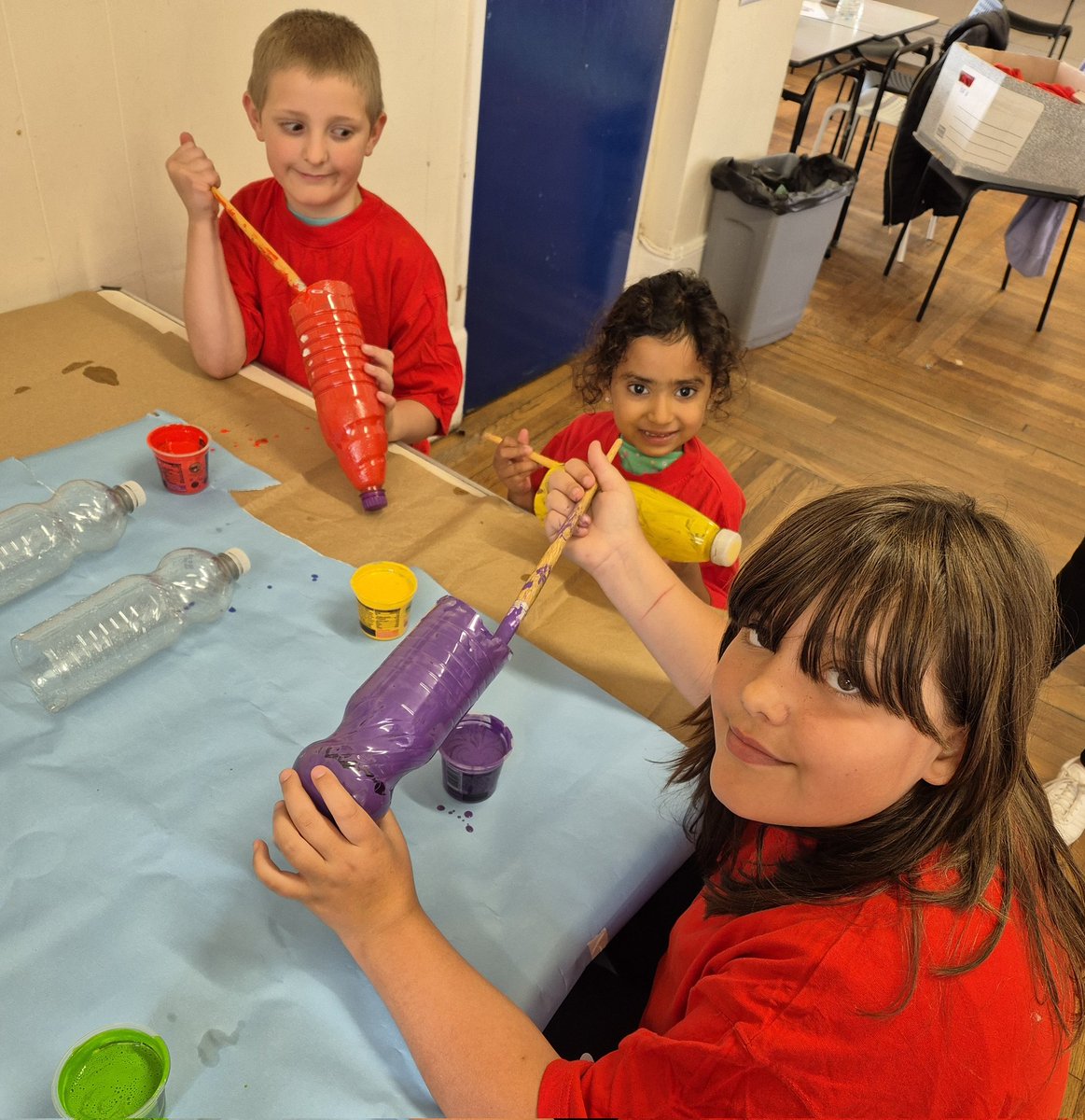 EPSEdventures's tweet photo. Our Edventurers started our summer eco project today. Any guesses on what we are creating? We can not wait to watch it come to LIGHT 😉 #EPS #Edventures #Eco #EcoSchool #SummerSchool https://t.co/UTqSxyr6zW