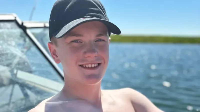 CHATNewsToday's tweet photo. CHAT family gathers in support of one of their own https://t.co/hzEoCStad8 https://t.co/tAQvmcbsAK