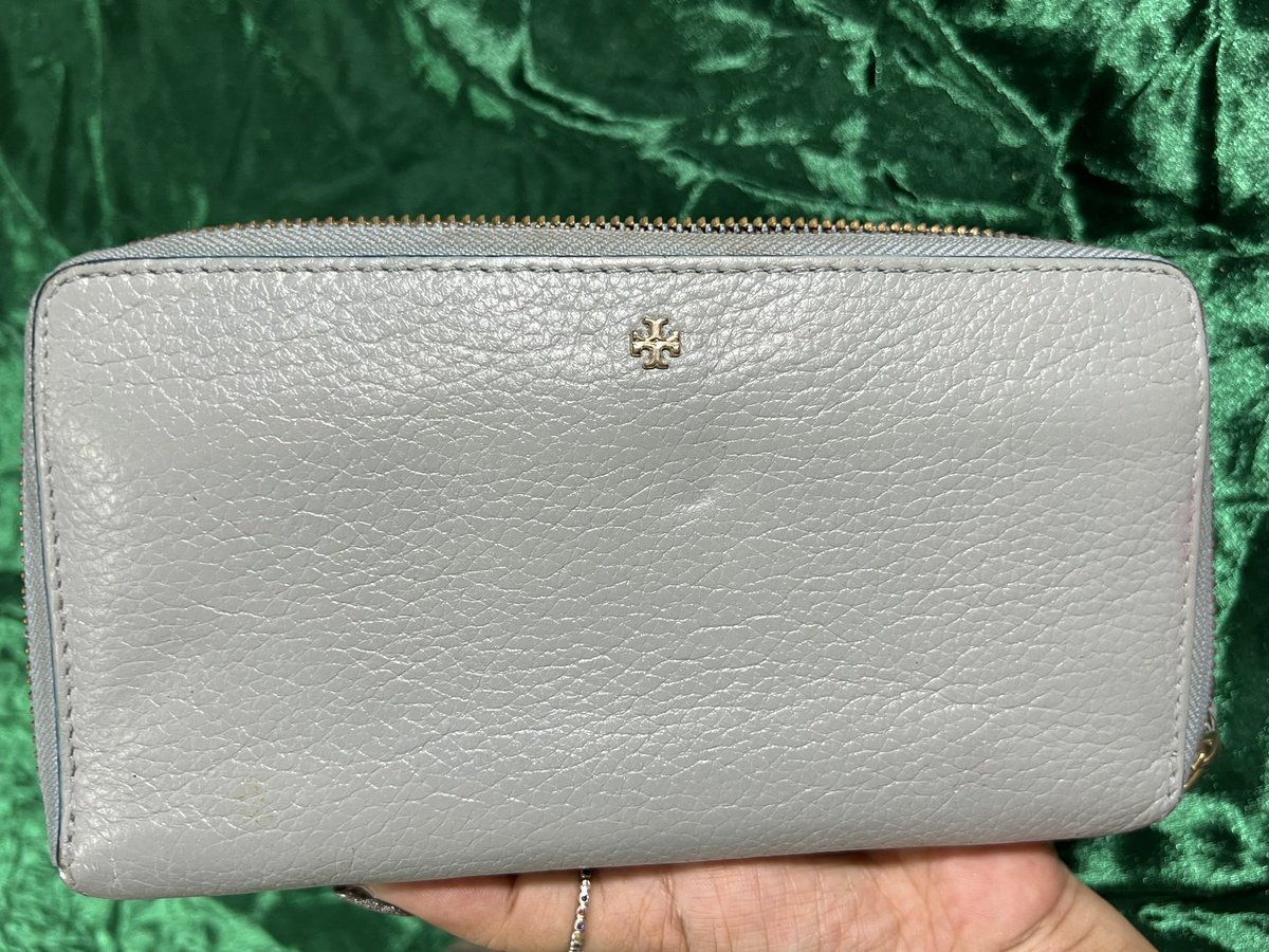 JoyGee925's tweet photo. ฟ้าอ่อนนน อ่อนมาก 🩵 ส่งต่อ 700฿ 
#ส่งต่อ #toryburch 
#กระเป๋าแบรนด์เนม หนังนุ่มๆ
ตำหนิตามภาพ https://t.co/Hy1QzvGRgg