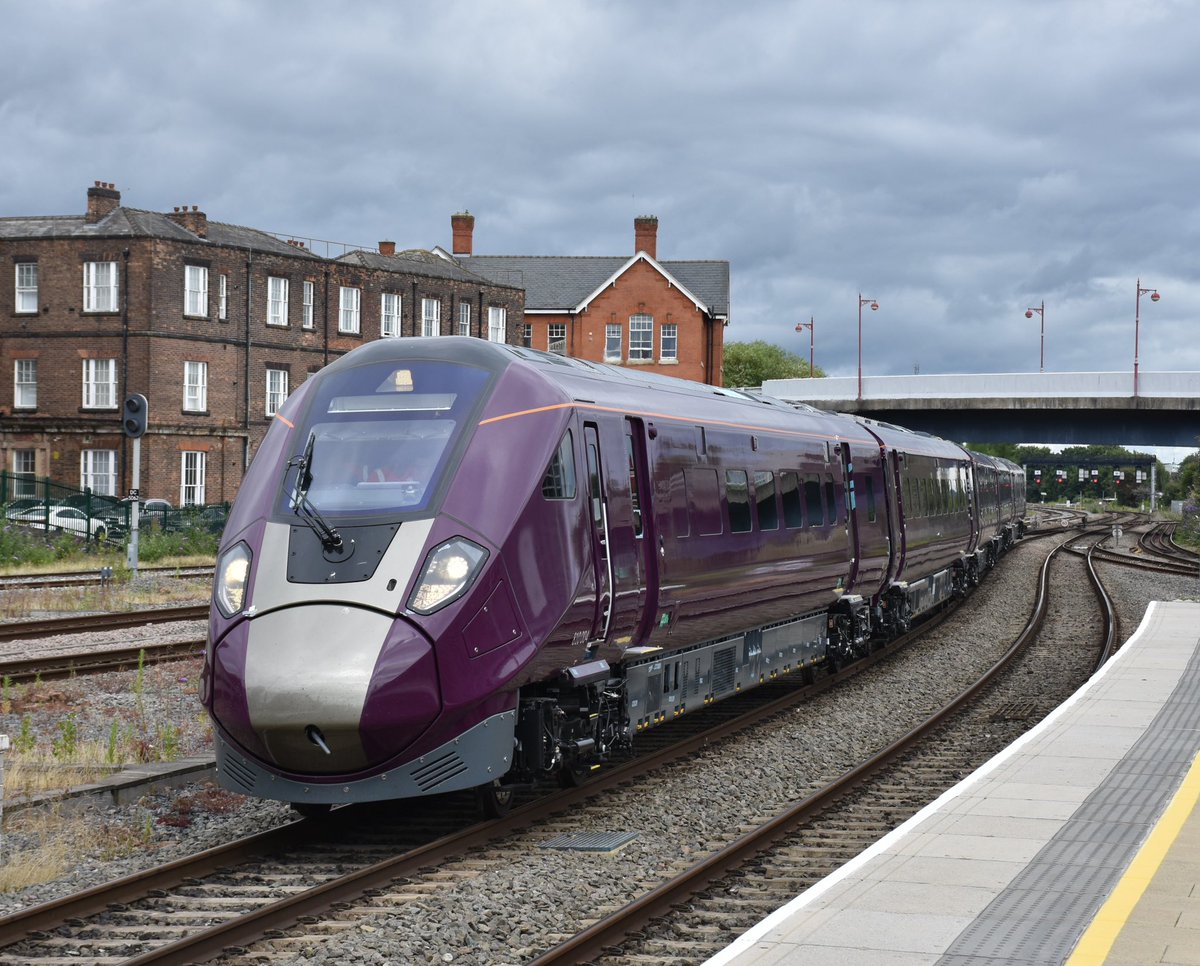 DElliott002's tweet photo. EMR Aurora 810004 at Derby this morning whilst on test between Sheffield and London St Pancras @EastMidRailway https://t.co/6gyTz3Fajf