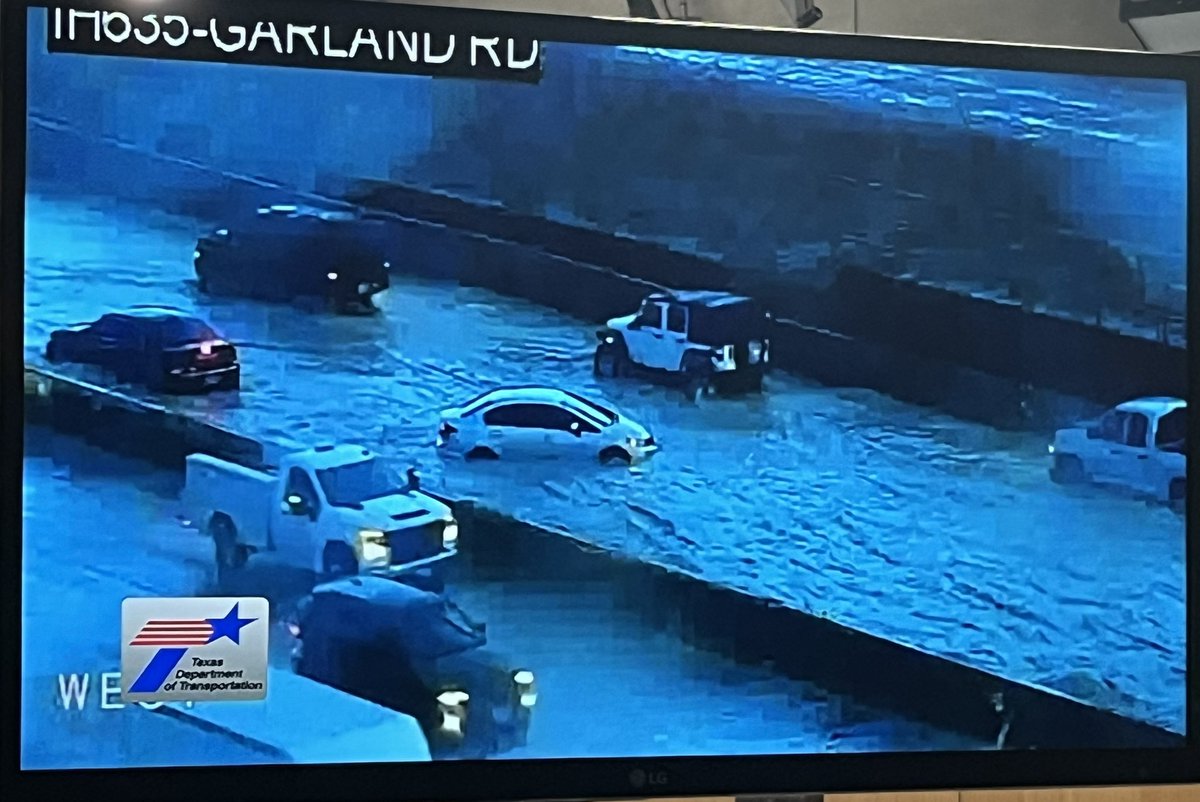 🚨 I-635-Garland Rd | ÁREA INUNDADA 🌧️ <a href="/Telemundo39/">Telemundo 39</a>