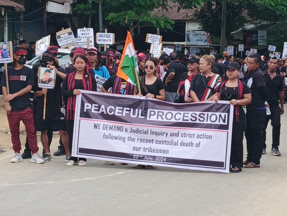 chinkukimizogin's tweet photo. ✊𝐀 𝐏𝐄𝐀𝐂𝐄𝐅𝐔𝐋 𝐏𝐑𝐎𝐂𝐄𝐒𝐒𝐈𝐎𝐍 𝐈𝐍 𝐂𝐀𝐂𝐇𝐀𝐑 𝐀𝐒𝐒𝐀𝐌 𝐓𝐎𝐃𝐀𝐘✊

In Demand of 𝐉𝐔𝐃𝐈𝐂𝐈𝐀𝐋 𝐈𝐍𝐐𝐔𝐈𝐑𝐘 𝐀𝐍𝐃 𝐒𝐓𝐑𝐈𝐂𝐓 𝐀𝐂𝐓𝐈𝐎𝐍 on the 𝐂𝐮𝐬𝐭𝐨𝐝𝐢𝐚𝐥 𝐃𝐞𝐚𝐭𝐡 of Three Hmar-Kuki Tribesmen, a 𝐏𝐄𝐀𝐂𝐄 𝐏𝐑𝐎𝐂𝐄𝐒𝐒𝐈𝐎𝐍 was organised today through the streets of Hmarkhawlien Bajar in Cachar District. The PROCESSION also denounced all unprincipled Publications that only endorse grave injustices for the three victims and for their Community. It demands an impartial investigation, justice for the victims, and support for the bereaved families. The Rally held high 𝐏𝐋𝐀𝐂𝐀𝐑𝐃𝐒 with bold messages such as: 

‼️𝐀𝐁𝐔𝐒𝐄 𝐎𝐅 𝐏𝐎𝐖𝐄𝐑 𝐈𝐒 𝐀𝐁𝐔𝐒𝐄 𝐎𝐅 𝐃𝐄𝐌𝐎𝐂𝐑𝐀𝐂𝐘‼️
‼️𝐒𝐓𝐎𝐏 𝐅𝐀𝐊𝐄 𝐄𝐍𝐂𝐎𝐔𝐍𝐓𝐄𝐑‼️
‼️𝐏𝐎𝐋𝐈𝐂𝐄 𝐌𝐔𝐒𝐓 𝐑𝐄𝐒𝐏𝐄𝐂𝐓 𝐇𝐔𝐌𝐀𝐍 𝐑𝐈𝐆𝐇𝐓𝐒‼️ 
‼️𝐒𝐓𝐎𝐏 𝐏𝐎𝐋𝐈𝐂𝐄 𝐁𝐑𝐔𝐓𝐀𝐋𝐈𝐓𝐘‼️
‼️𝐖𝐄 𝐒𝐔𝐏𝐏𝐎𝐑𝐓 𝐀𝐒𝐒𝐀𝐌 𝐆𝐎𝐕𝐄𝐑𝐍𝐌𝐄𝐍𝐓 𝐁𝐔𝐓 𝐖𝐄 𝐂𝐎𝐍𝐃𝐄𝐌𝐍 𝐂𝐔𝐒𝐓𝐎𝐃𝐈𝐀𝐋 𝐃𝐄𝐀𝐓𝐇‼️
‼️𝐃𝐎𝐍'𝐓 𝐄𝐍𝐃𝐀𝐍𝐆𝐄𝐑 𝐑𝐈𝐆𝐇𝐓 𝐓𝐎 𝐋𝐈𝐕𝐄‼️
‼️𝐖𝐄 𝐃𝐄𝐌𝐀𝐍𝐃 𝐉𝐔𝐒𝐓𝐈𝐂𝐄 𝐅𝐎𝐑 𝐕𝐈𝐂𝐓𝐈𝐌𝐒‼️

The recent tragic incident represents a severe breach of #HumanRights and an alarming abuse of authority by the Assam Police Force. It implicates the following resentment:

◼️𝐓𝐡𝐚𝐭, that the extrajudicial assassination not only undermines the sanctity of human life but also erode the trust in the Law Enforcement Agencies of the State.
◼️𝐓𝐡𝐚𝐭, the assassination was a heinous attempt to threaten the #HumanRights and #FundamentalRights of Minorities in India such as the Hmar-Kuki Tribals.
◼️𝐓𝐡𝐚𝐭, the inconsistent and contradicted statements of Assam Police calls for the interference of @NHRC and the Central Authorities to effect fair judicial inquiry for the justice of the Victims.
◼️ 𝐓𝐡𝐚𝐭, the Central and State is warranted to uphold the principles of justice, accountability, and human dignity of the minority Tribals in India.
◼️𝐓𝐡𝐚𝐭, perpetrators of the brutal assassination must face the full force of the Law, and safeguard the minority Tribals of India such as the Hmar-Kuki ethnic Community against any form of extrajudicial violence in the future.

The recent tragic incident also warrants the Union @HMOIndia to safeguard the #FundamentalRights and #HumanRights of the Hmar-Kuki Tribals by meeting their Constitutional Demand of 𝐒𝐄𝐏𝐀𝐑𝐀𝐓𝐄 𝐀𝐃𝐌𝐈𝐍𝐈𝐒𝐓𝐑𝐀𝐓𝐈𝐎𝐍 in the form of a "Pondicherry Model 𝐔𝐍𝐈𝐎𝐍 𝐓𝐄𝐑𝐑𝐈𝐓𝐎𝐑𝐘" with 𝐋𝐄𝐆𝐈𝐒𝐋𝐀𝐓𝐔𝐑𝐄 and 𝐅𝐈𝐍𝐀𝐍𝐂𝐈𝐀𝐋 𝐀𝐔𝐓𝐎𝐍𝐎𝐌𝐘!🆘

#AllEyesOnAssamPolice
#Justice4HmarKukiTribals
#Justice4MinorityTribals
#SeparateAdministration4KukiZos
#UnionTerritory4KukiZos

@assampolice @CMOfficeAssam @cacharpolice @News18Northeast @BarakBulletin @IndiaTodayNE @CBIHeadquarters @NIA_India @indSupremeCourt @SupremeCourtIND @pib_law @MLJ_GOI @Tele_law @SupremeCourtFan @PIB_India @barandbench @LiveLawIndia @SCJudgements @indialegalmedia @PIBHomeAffairs @RURALINDIA  @HillsJournal @IndianExpress  @official_dgar @BSF_India @crpfindia @TheMizos @ThePrintIndia @TheQuint @timesofindia @ttindia @NELiveTV @NENowNews @RahulGandhi @kharge  @ramindesai @AnusuiyaUikey @SushantSin @afridahussai @vijaita @nistula @sardesairajdeep @kartikeya_1975 @TribalArmy @HansrajMeena