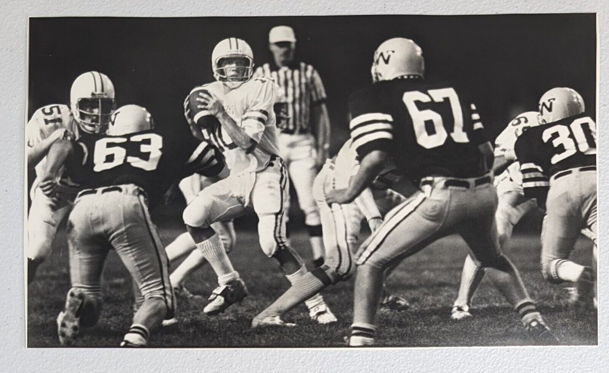 RockhurstFB's tweet image. Rock Football History:
36 district titles
21 state semi appearances
17 state championship app.
9 state championship wins
12 national top 25 rankings
14 NFL players
MO Sports HOF as a program
4 MO Sports HOF Coaches
All time record: 771-265-35
Pics over the years⬇️
#RockState