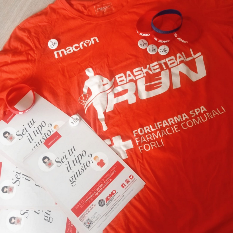 admo_er's tweet photo. GRAZIE a @MacronSports  per averci donato questa meravigliosa maglietta che ha colorato il centro storico di Forlì in occasione della #basketballrun 

Grazie alla generosità di tutt* è stato possibile donare 2.500 € ad ADMO per iscrivere 63 nuovi potenziali donatori!

Grazie💗 https://t.co/AtbnGCCocH