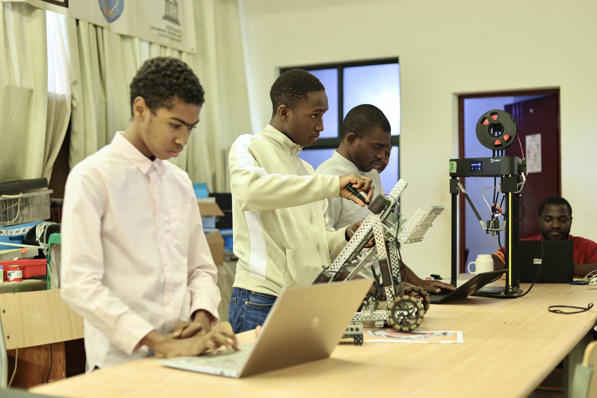 ROBOTSMALI1's tweet image. 🤖✨C’est le moment idéal pour inscrire vos enfants au camp STEM et robotique de RobotsMali. 
Ils vivront des expériences passionnantes qui stimuleront leur curiosité et leur créativité ! 

Lien d&apos;inscription : app.robotsmali.org/inscriptions/c…

INFOLINE : +223 73 65 55 01 

#RobotsMali…