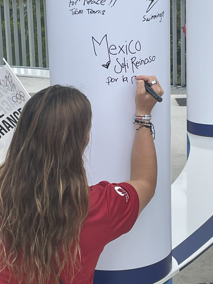 Bernardo de la Garza (@bernardodlgarza) on Twitter photo En el evento de la firma de las columnas por La Paz presidido por el presidente del COI Thomas Bach y en el que nos representó con su firma <a href="/sofirkayak/">Sofia Reinoso</a> En el evento de la firma de las columnas por La Paz presidido por el presidente del COI Thomas Bach y en el que nos representó con su firma <a href="/sofirkayak/">Sofia Reinoso</a>