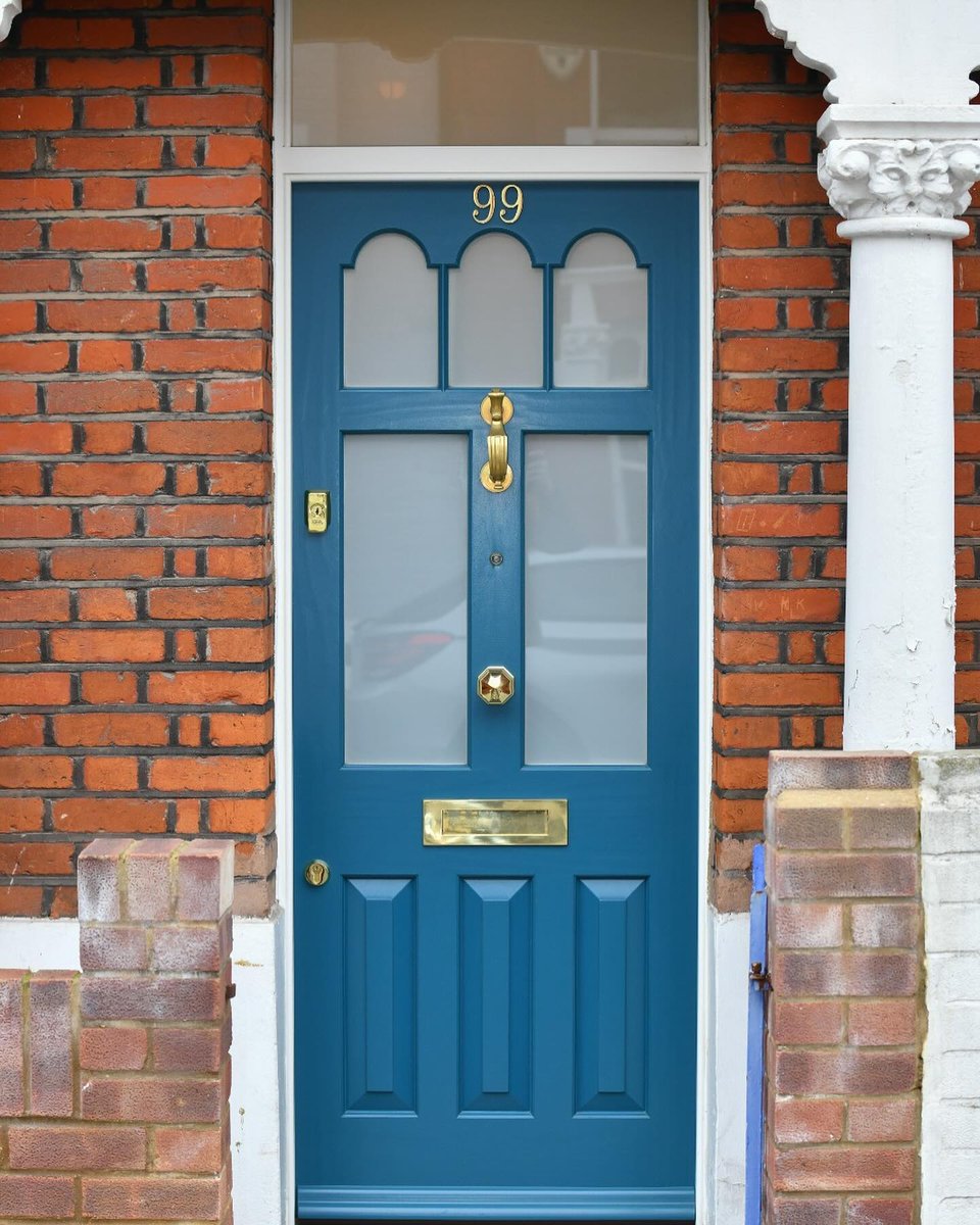 SashWindowUK's tweet photo. At The Sash Window Workshop, we manufacture and install all styles of timber front doors.

We work closely with you to ensure that the design meets your exact requirements.

To replace your doors, call us on 01344 868 668!
https://t.co/eKNcE0jjFE

#TimberDoors #Doors #FrontDoors https://t.co/cLJHy7W837