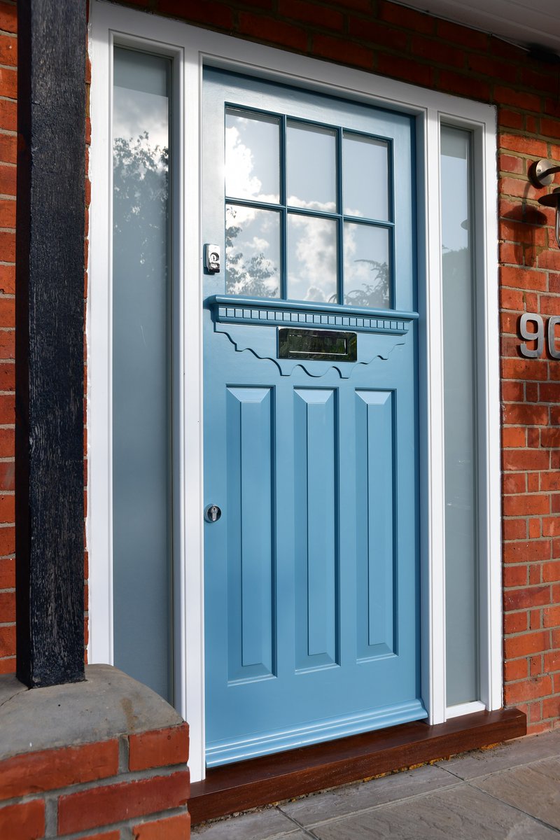 At The Sash Window Workshop, we manufacture and install all styles of timber front doors.

We work closely with you to ensure that the design meets your exact requirements.

To replace your doors, call us on 01344 868 668!
sashwindow.com/wooden-front-d…

#TimberDoors #Doors #FrontDoors