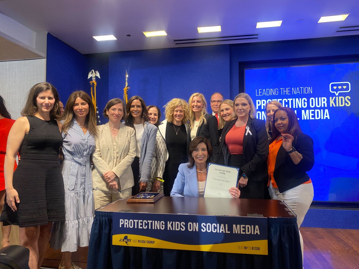 We've helped pass 6 kids' online safety laws in 3 states this year alone, but there's more to do.

Read on to learn about these big victories -- and the work that still lies ahead to improve the digital world for kids everywhere.

commonsensemedia.org/kids-action/ar…