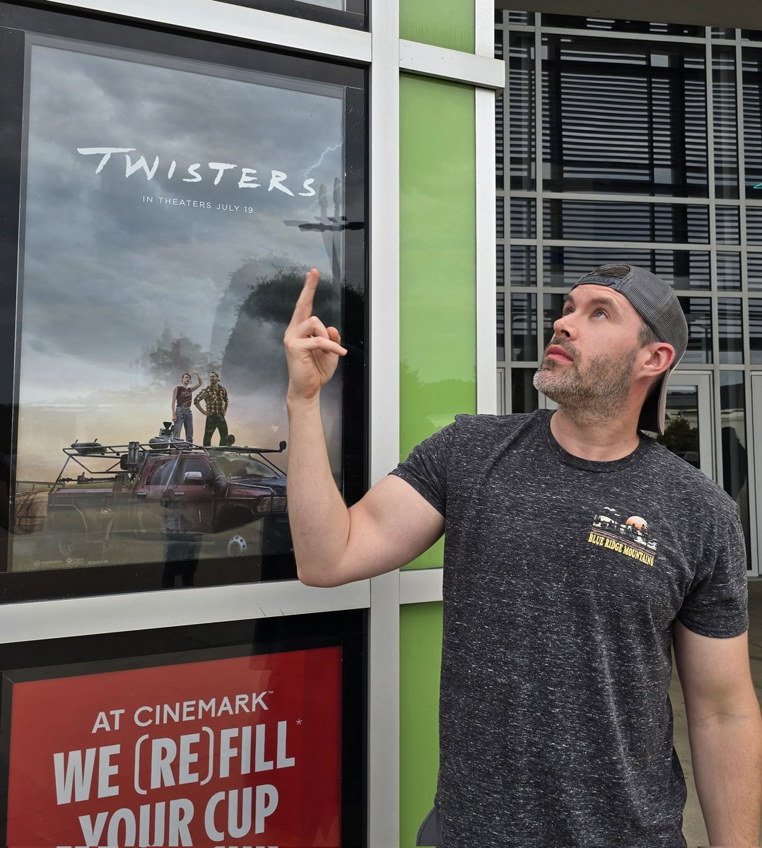 NathanScott_wx's tweet photo. I just saw the movie. It's a fun and entertaining ride. The meteorology is pretty accurate. Of course there are some Hollywood over the top scenes, where I'm like, yeah that would not happen. They're plenty of easter eggs from the 1st movie. Go see it!  #Twisters
#TwistersMovie https://t.co/5tmt9Vn2YL