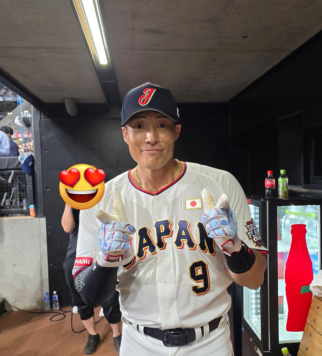 糸井嘉男さんが #エスコンフィールド で見事なホームラン！！！ ベンチ