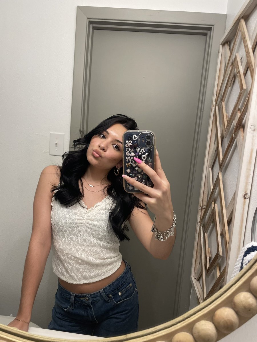 #NewProfilePic + 2 more 😝