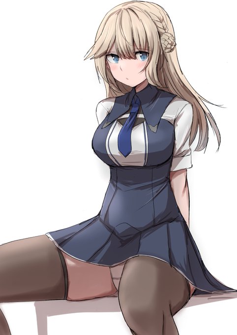 お題の油断した座り方でおpntがチラリしてしまってるレンジャーさんです。 