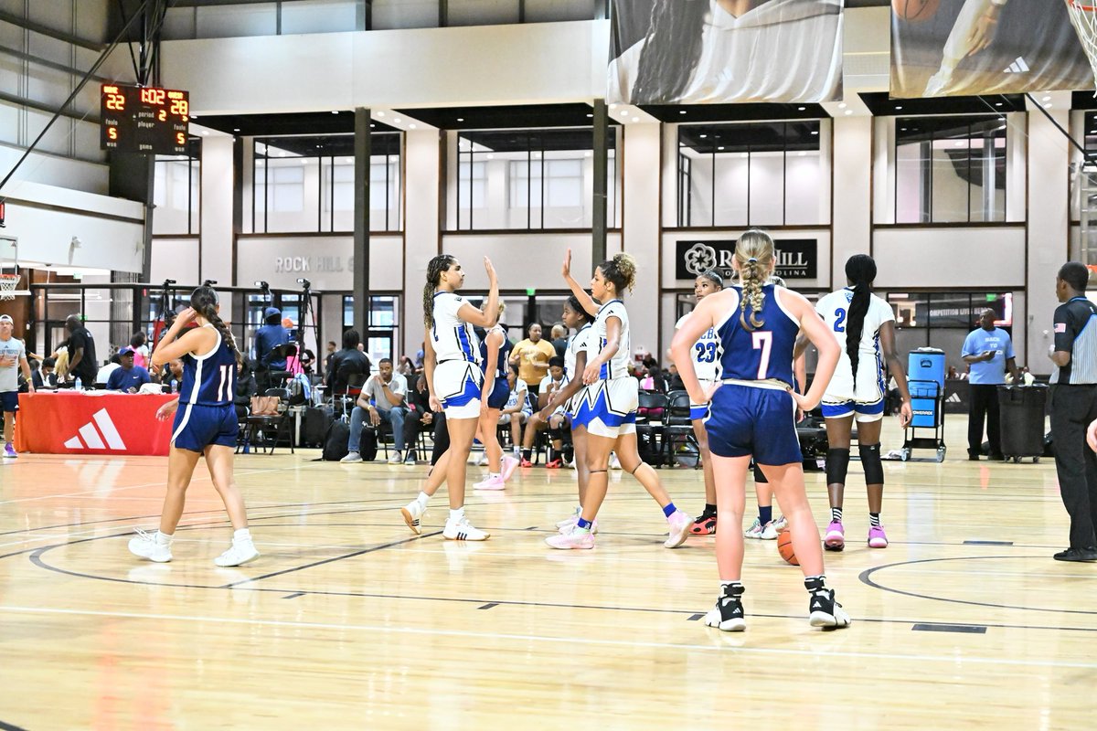 Aau has been nothing but a blessing, thankful for all the friendships I’ve made throughout the years❤️ #seniorszn