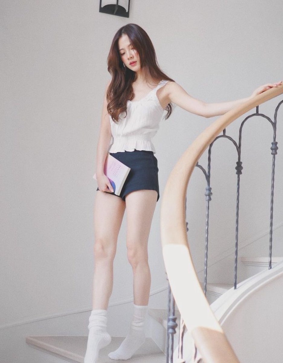 darktriat187's tweet photo. ใบเฟิร์น พิมชนก #ดาราน่าเย็ด #นัดเย็ด #สาวน่าเย็ด #วิจารณ์ดาราน่าเย็ด https://t.co/SfNbVHwX2d