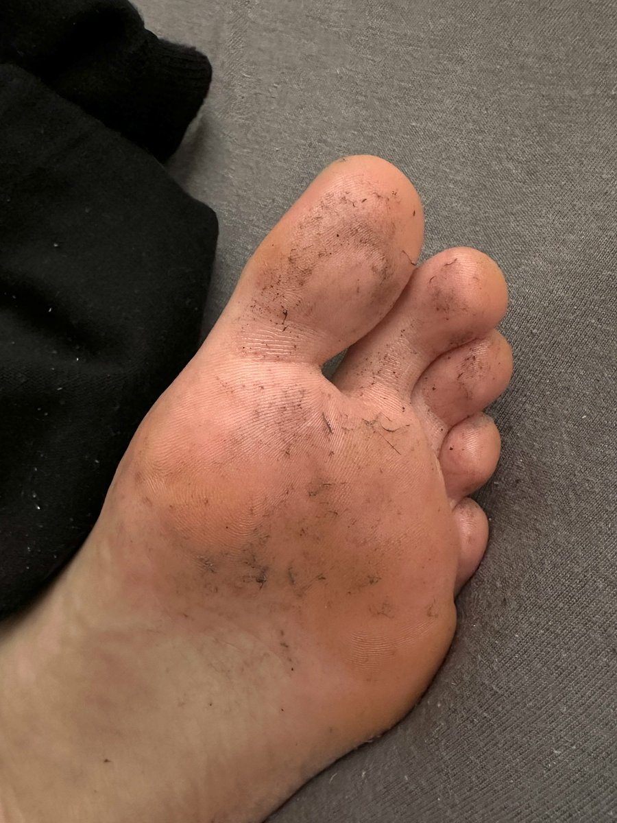 GermanAlpha47's tweet photo. You know where your tribute belongs 💰#malefeet #findom https://t.co/VEMej9Y0br