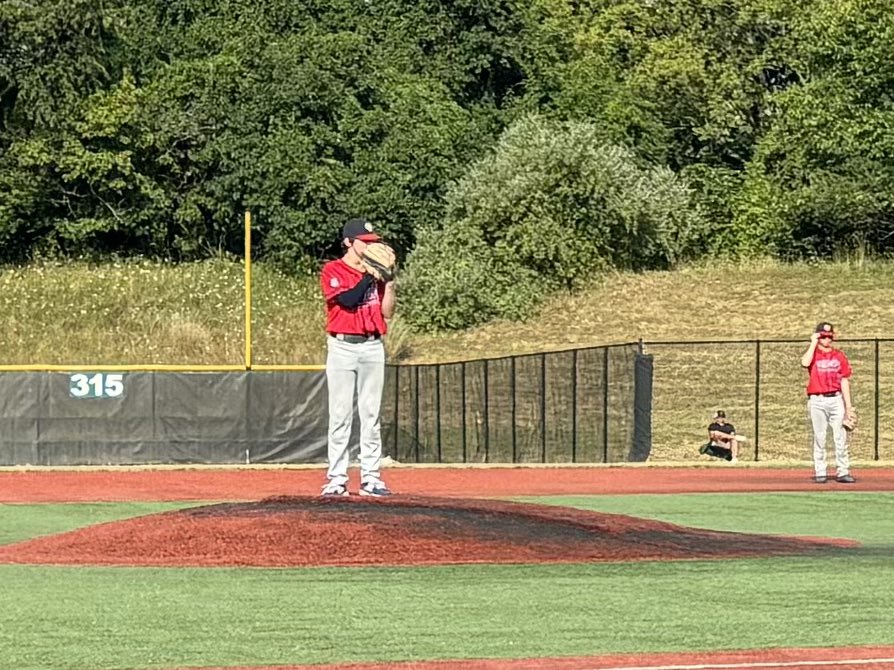 MaddoxPinch24's tweet photo. Tournament win in Cincinnati🥇. Went 6/14 with 8 RBI’s with a .555 OBP. I also pitched 7 innings pitched, 4 hits, 0 runs, 2 BB and 3 SO. Thank you @PastimeBaseball for hosting a great event https://t.co/PTrnTbWC60