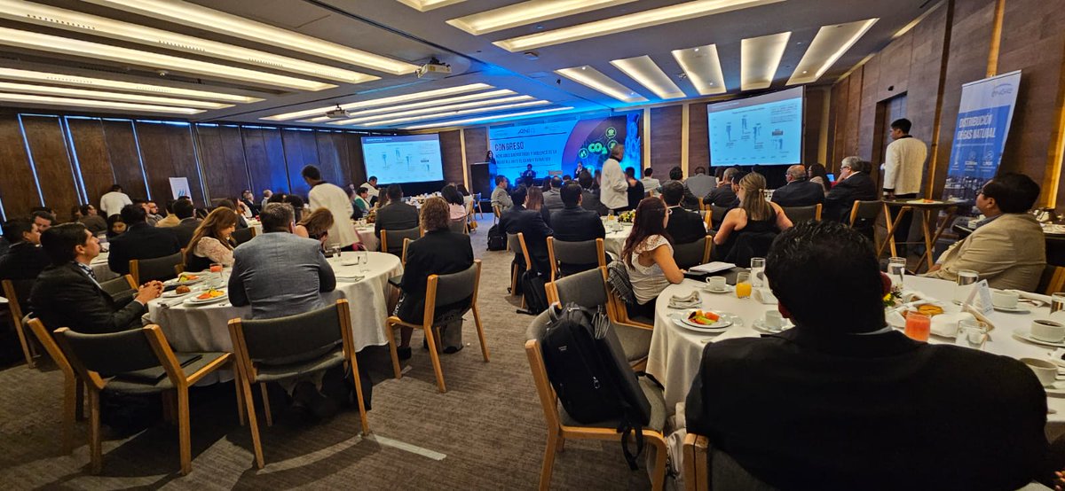 epiquero's tweet photo. Fue un gusto participar del Congreso  Mercados Energéticos y Acciones de la Industria ante el #CambioClimatico, organizado por @ANIQuimica para conversar sobre mercados de #carbono en 🇲🇽, junto con @CESPEDES_CCE @southpoleglobal @SedumaTam. https://t.co/4FzaRINpBH