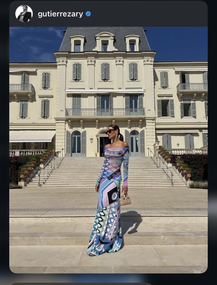 LaMissChapi's tweet photo. Las que no fueron a la escuela 🤣Antibes está justo al lado de St Topez en el sur de Francia ambos estaban allí. Tan difícil es admitir que Marcela financia los viajes de su beba con contratos de viejos adinerados a cambio de fiestas en hoteles flotantes? #TeamTierra https://t.co/xq6k69Fjk5
