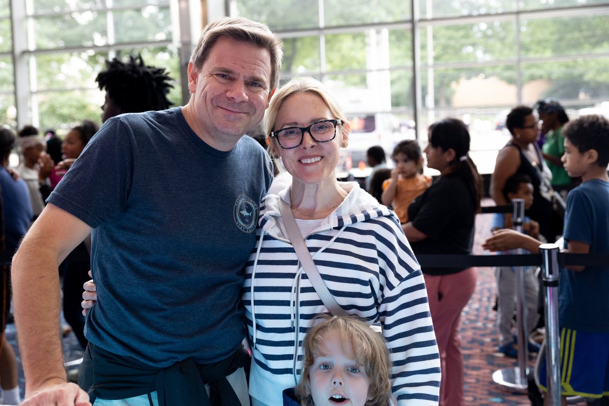 apssupt's tweet photo. #APSFamily, I enjoyed celebrating back to school with you this weekend! Getting excited for #APSDayOne together has always been one of my favorite memories. ย I look forward to seeing you bright and early on August 1!๐ย #APSDayOne #APSBash #AtlantaPublicSchools https://t.co/FzX0q3GGL6