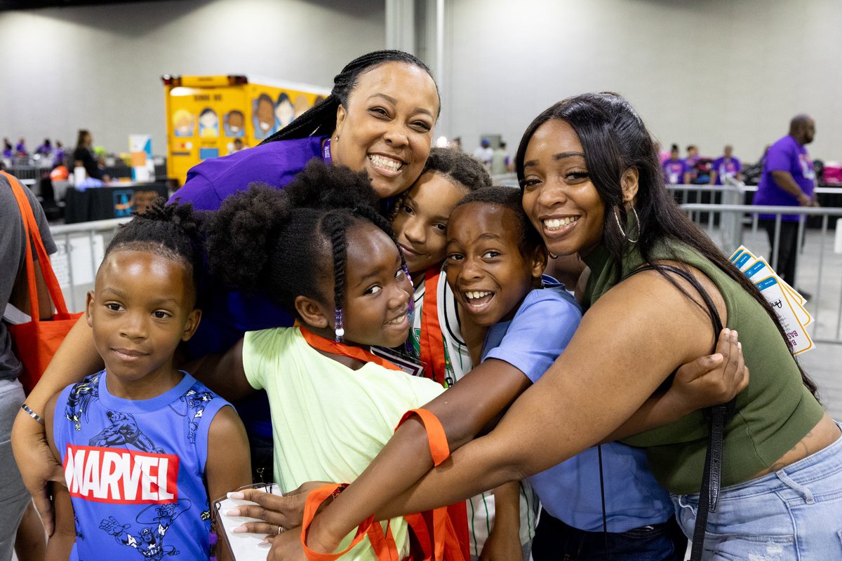 apssupt's tweet photo. #APSFamily, I enjoyed celebrating back to school with you this weekend! Getting excited for #APSDayOne together has always been one of my favorite memories. ย I look forward to seeing you bright and early on August 1!๐ย #APSDayOne #APSBash #AtlantaPublicSchools https://t.co/FzX0q3GGL6