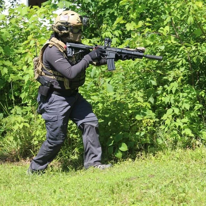 I flanks...
Airsoft game at Commando last weekend (July 14).
