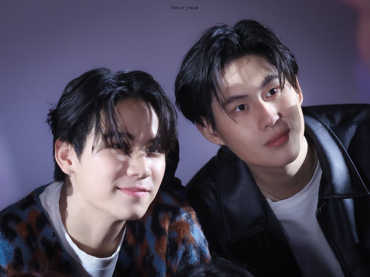 only_fbjs's tweet photo. 𓏰𓏰 240722 • SF ESCAPE x WINNYSATANG

หัวเกือบจุ่มกันละ ฮือออ น่ารัก 💗💕

@winny_thanawin @satangktp 
#winynny #satangks 
#SFxEscape
#SFxWinnySatangPerth
⿻#snaponlyyou https://t.co/KdsJBknQJ3