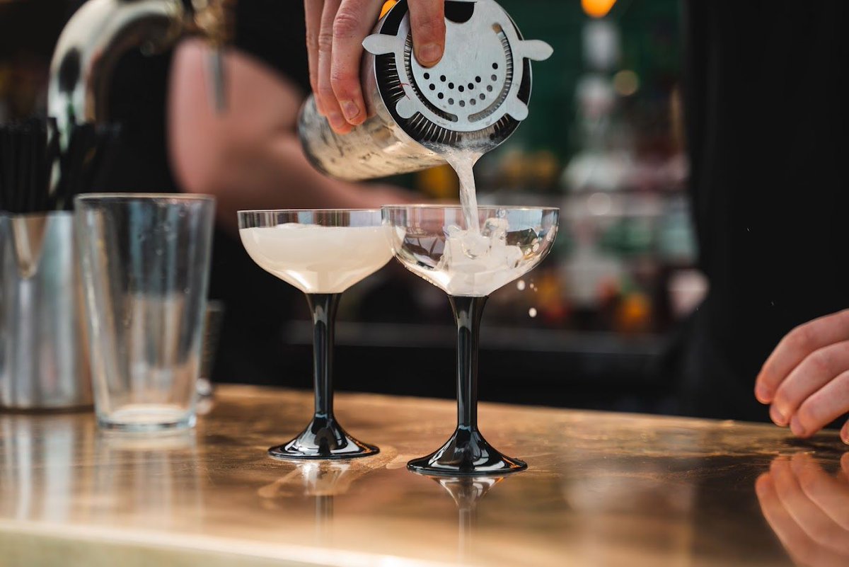 riversidefeast's tweet photo. ICE COLD BEVERAGE?! 🍹 

YES PLEASE 🙌 

🍹 L,ine Up  https://t.co/3UAFIEpola 
🎫 Still to buy your tickets ?  https://t.co/JrqRn4gOiY https://t.co/88SggpsFiQ