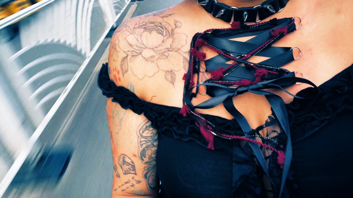 懒的营业  每天就想玩点lol