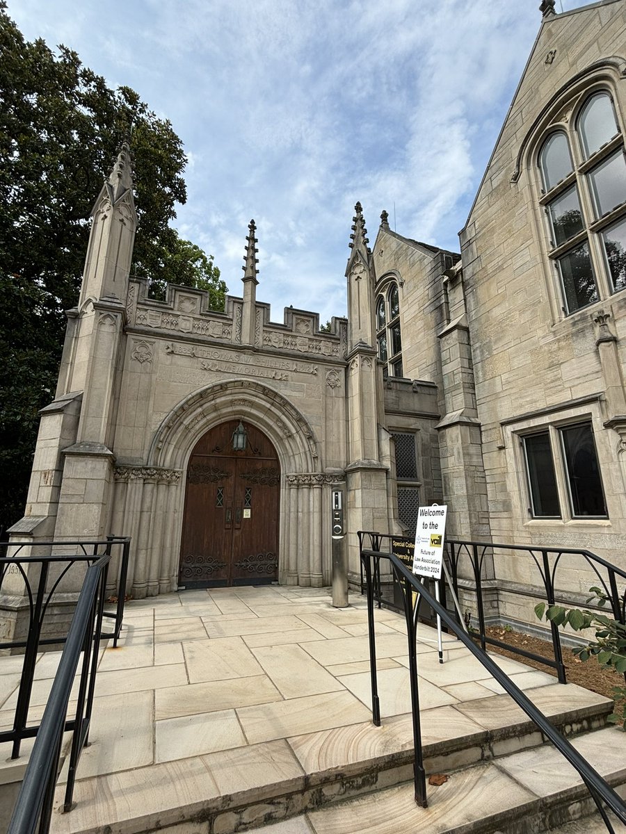 <a href="/FutureLawAssoc/">International Future of Law Association</a> 2024 conference underway <a href="/vanderbiltlaw/">Vanderbilt Law</a> talking about how to teach Law about and with Tech in Law Land - with <a href="/AlexHamiltonRad/">Alex Hamilton</a> <a href="/marclauritsen/">Marc Lauritsen</a>, Jeff Carr, Samuel Dahan - thanks <a href="/inspiredcat/">Cat Moon</a> for hosting - …andiamnotsureaboutlucia.wordpress.com/2023/06/07/usi…