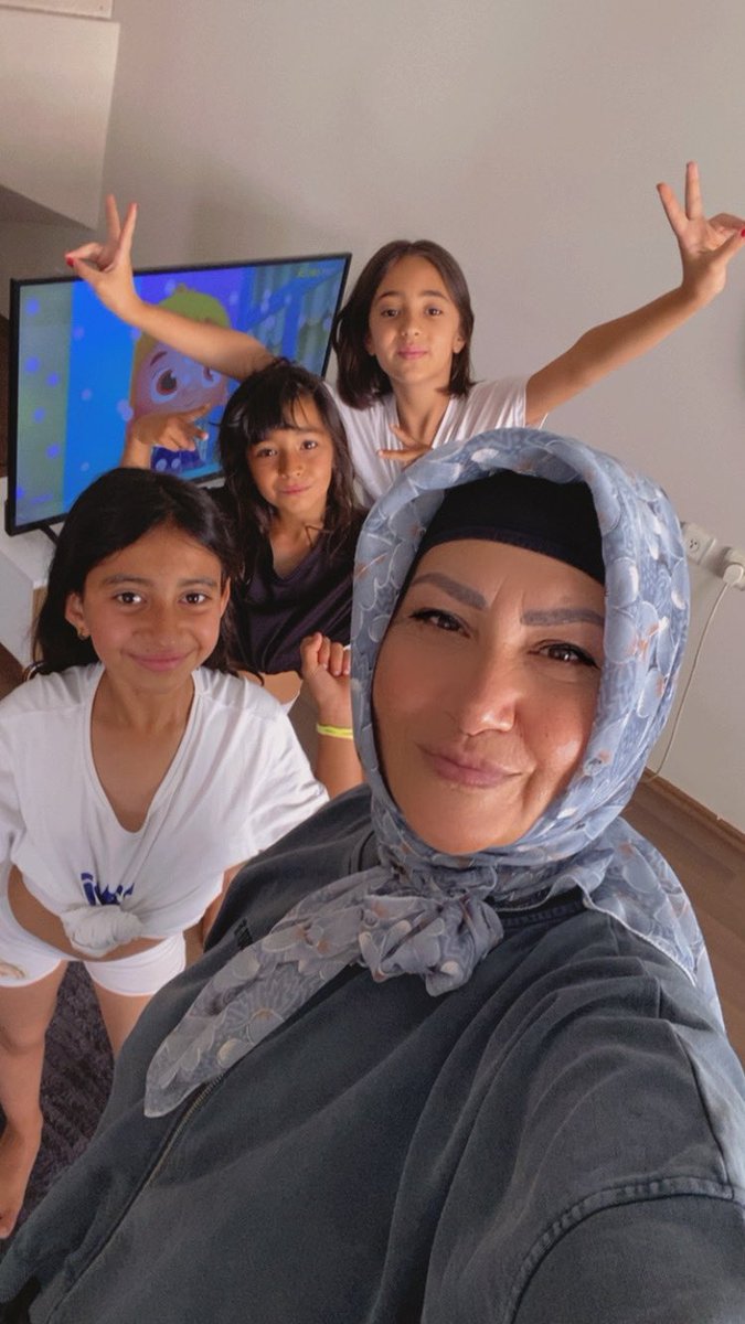 Yaradılıştan kazanılan bazı haklar vardır.Bu haklara asla referandum getirilmez.Yoksa otoriter veya totaliter var demektir.Tüm haksızlıklardan dolayı devlete küsülmez,gücenilmez çünkü devlet milletin devletidir.Temel göreviniz adaleti sağlamak,yaşam kalitesini yükseltmk olmalıdır