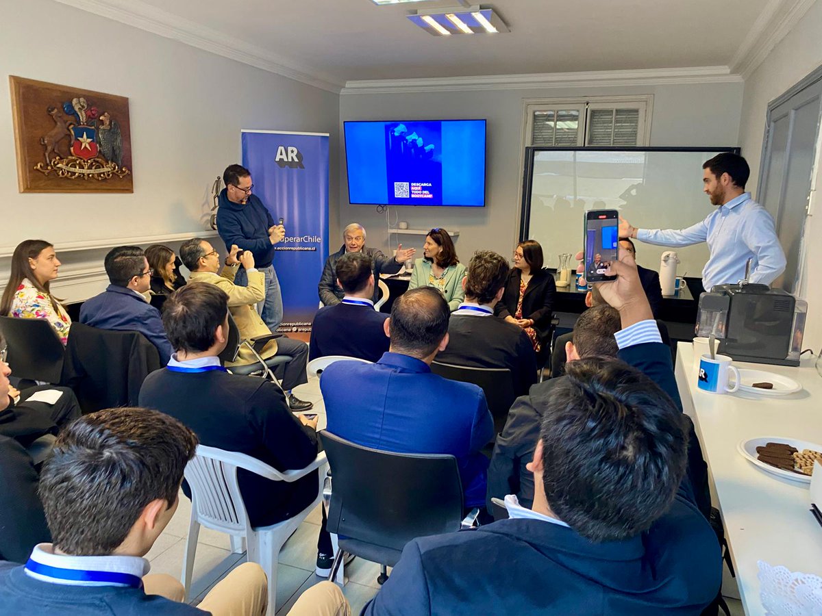 PNfValues's tweet photo. Iniciamos hoy el #BootcampRepublicano en Chile. @joseantoniokast, presidente de nuestra Red  y fundador del @PRChile, dió el puntapié inicial. Será una semana de inmersión para jóvenes líderes en el más exitoso movimiento político que comparte nuestros valores en el continente. https://t.co/18gxinR1bo