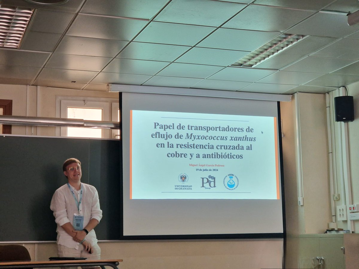 CiscoFJMT's tweet photo. Congrats to our student Miguel Angel Garcia Pedrosa for his great talk and poster presentation during this year's @BiocienciasGRX congress https://t.co/4sCy3gh8Rt