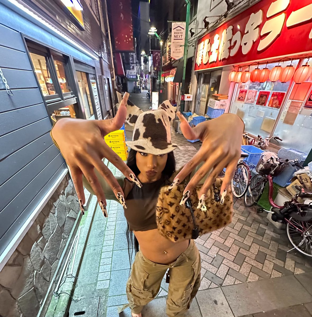 theestallion's tweet image. I 🤎 🇯🇵