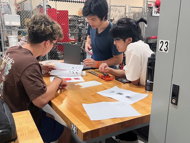LARRIUofL's tweet photo. Day 1 of our Robotics Accelerator is well underway! Throughout this week students will receive instruction from both Professors and Ph.D. students, demonstrations based on the topic of the day, and will complete and compete against each other to build a robotic actuator. https://t.co/dzRKlUQujk