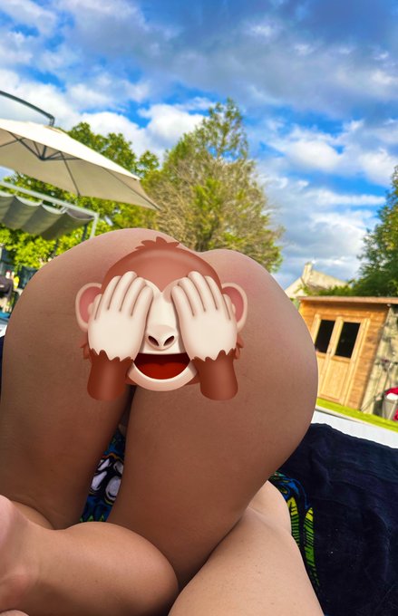 Des id&eacute;es de b&ecirc;tises &agrave; faire pour ce soir dans cette position   Pour 40 RT je d&eacute;voile la version non<a href="/tag/night"class="tags"><span>#night</span></a><a href="/tag/porn"class="tags"><span>#porn</span></a><a href="/tag/plaisir"class="tags"><span>#plaisir</span></a>