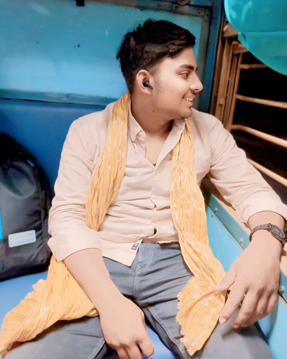 AdityaSamajvadi's tweet photo. जम्हूरियत एक तरज़े हुकूमत है
जिसमें लोगों को गिना करते हैं तौला नहीं करते!
....... मुसाफिर
#uppreexam
#parliamentsession2024
#neet2024scam #SupremeCourt #Suriya44 #deprem #uppreexam #Kamala #Suriya44 https://t.co/afD9I0eMVv