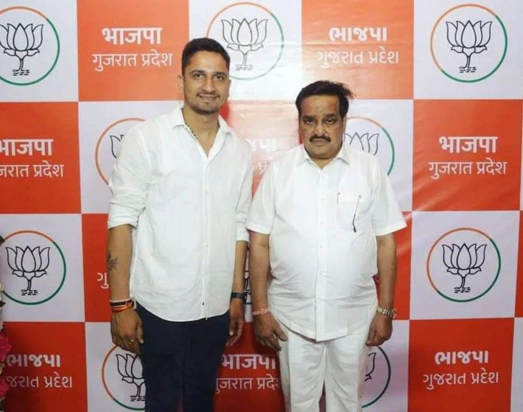 sanjayezhavaRTI's tweet photo. બધા ભાજપ વાળા બુટલેગર / ડ્રગ્સ પેડલર નથી પણ બધા બુટલેગર / ડ્રગ્સ પેડલર ભાજપ વાળા છે. એનું કારણ શું ? 

ગુજરાતના ચમરબંધી મંત્રીનો ખાસ મિત્ર વિકાસ આહિર નામક અસામાજિક તત્વ સુરતમાં પચાસ લાખ રૂપિયાના MD ડ્રગ્સ સાથે રંગેહાથ પકડાયો. 

આ ડ્રગ્સ પેડલર વિકાસ આહિર સાથે ડ્રગના ધંધામાં તેના ભાગીદારો અઝીઝ ખાન , મહમદ રેહાન તેમજ જાવેદ નામના આરોપીની પણ ધરપકડ થઈ છે.