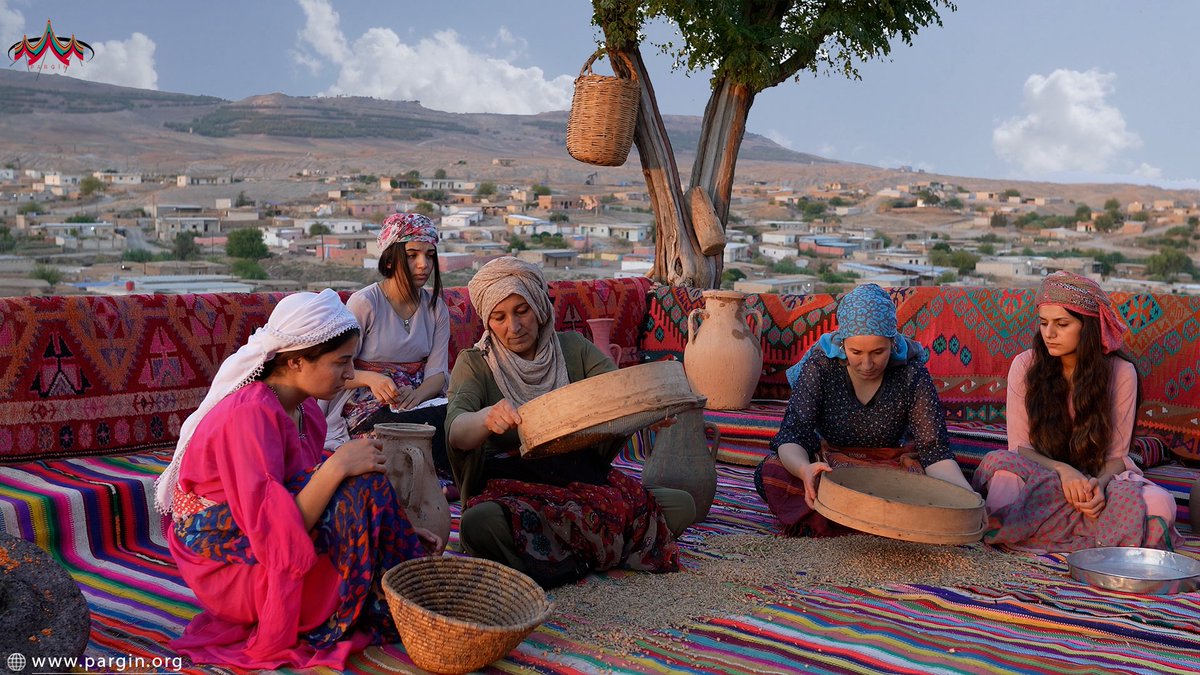 Parginarojava's tweet image. Cot yek ji amûr û alavên çandinî yê bingehîn in ku Şoreşa Çandiniyê pişt kedikirina ajalan afirandiye. ⬇
🪩:  pargin.org/?p=2172