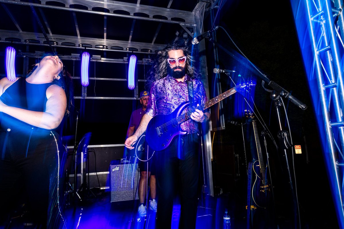 ATTENTION NORTHWEST INDIANA / CHICAGO REGION

<a href="/theindigosmusic/">The Indigos</a>, are coming to <a href="/PierogiFest/">Pierogi Fest®</a> this Saturday!

We perform on the MAIN STAGE from 5-7p, right before <a href="/sugarrayband/">Sugar Ray</a>

Come see us do our thing while stuffing your face with Polish dumplings!

#livemusic #theindigos #guitar