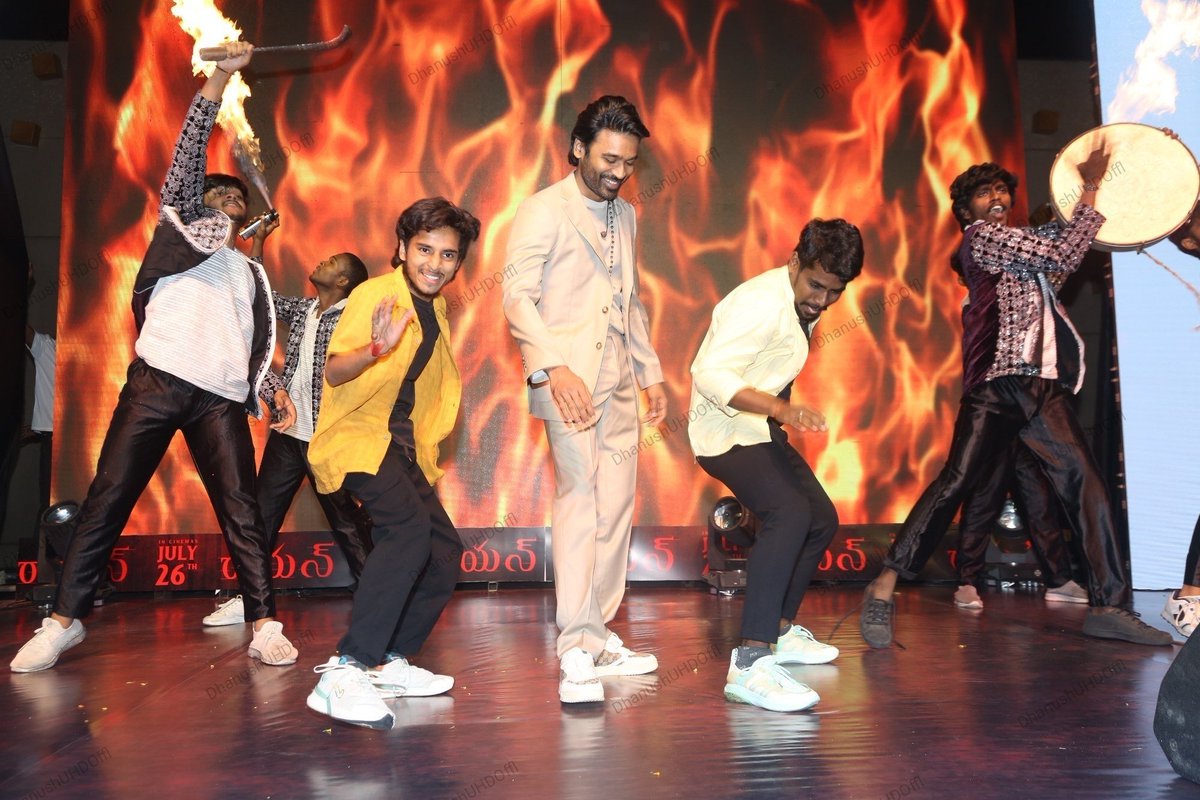 dhanushUHD_offl's tweet photo. #RaayanPreRelease Event Stills !!
#Raayan | #RaayanFromJuly26 | @dhanushkraja https://t.co/3mpfiSpMg3