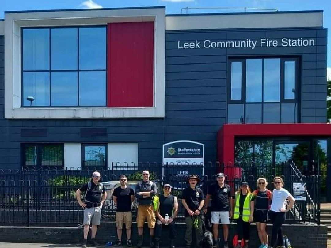 StaffsFire's tweet image. A massive congratulations to our amazing firefighters and staff who completed a 100+ mile sponsored walk this weekend, finishing at our headquarters in Stone on Sunday! 🥳 

They did it to raise money for The Fire Fighters Charity. Well done to everyone involved 👏